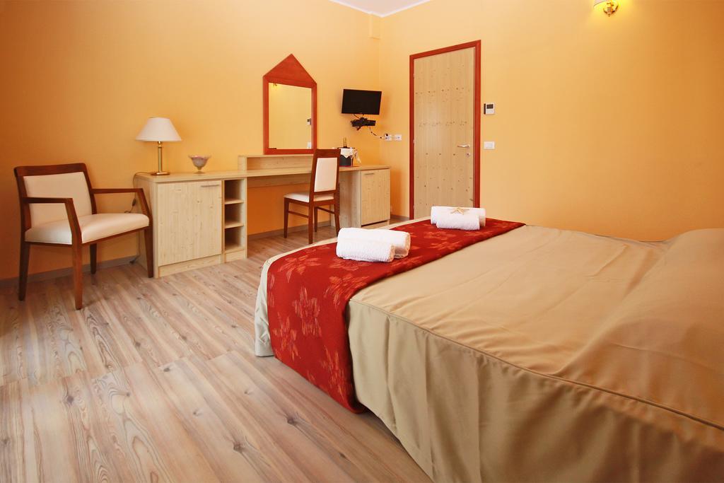 Ta 2 Pefka - Petros Italos Neos Marmaras Room photo
