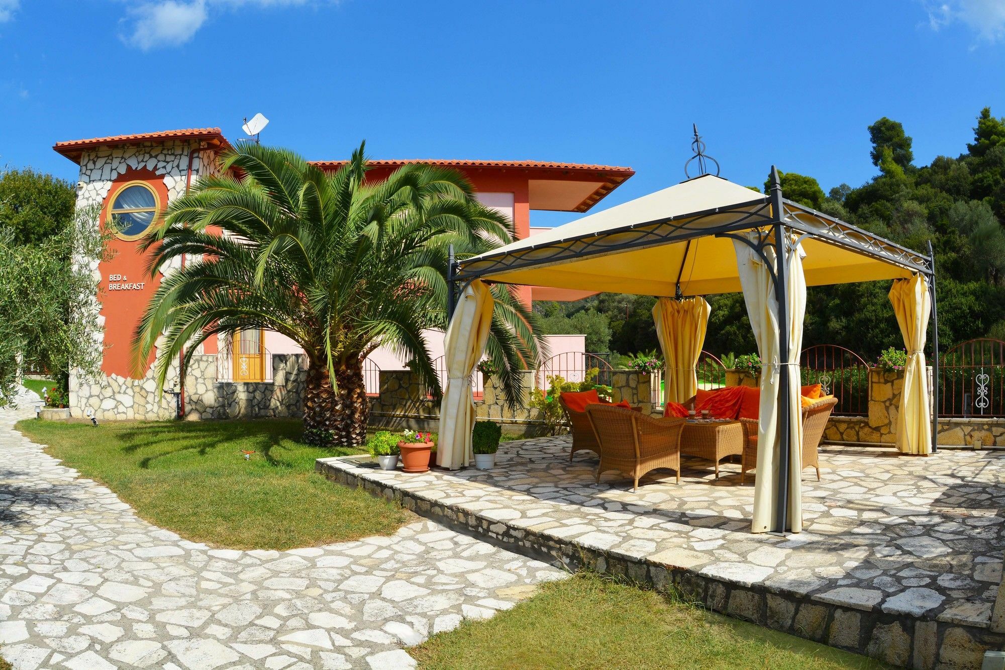 Ta 2 Pefka - Petros Italos Neos Marmaras Exterior photo